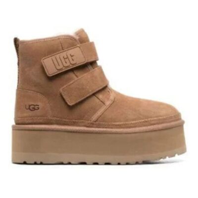 UGG-Platform-Chukka-Boots_4-e1762359835707